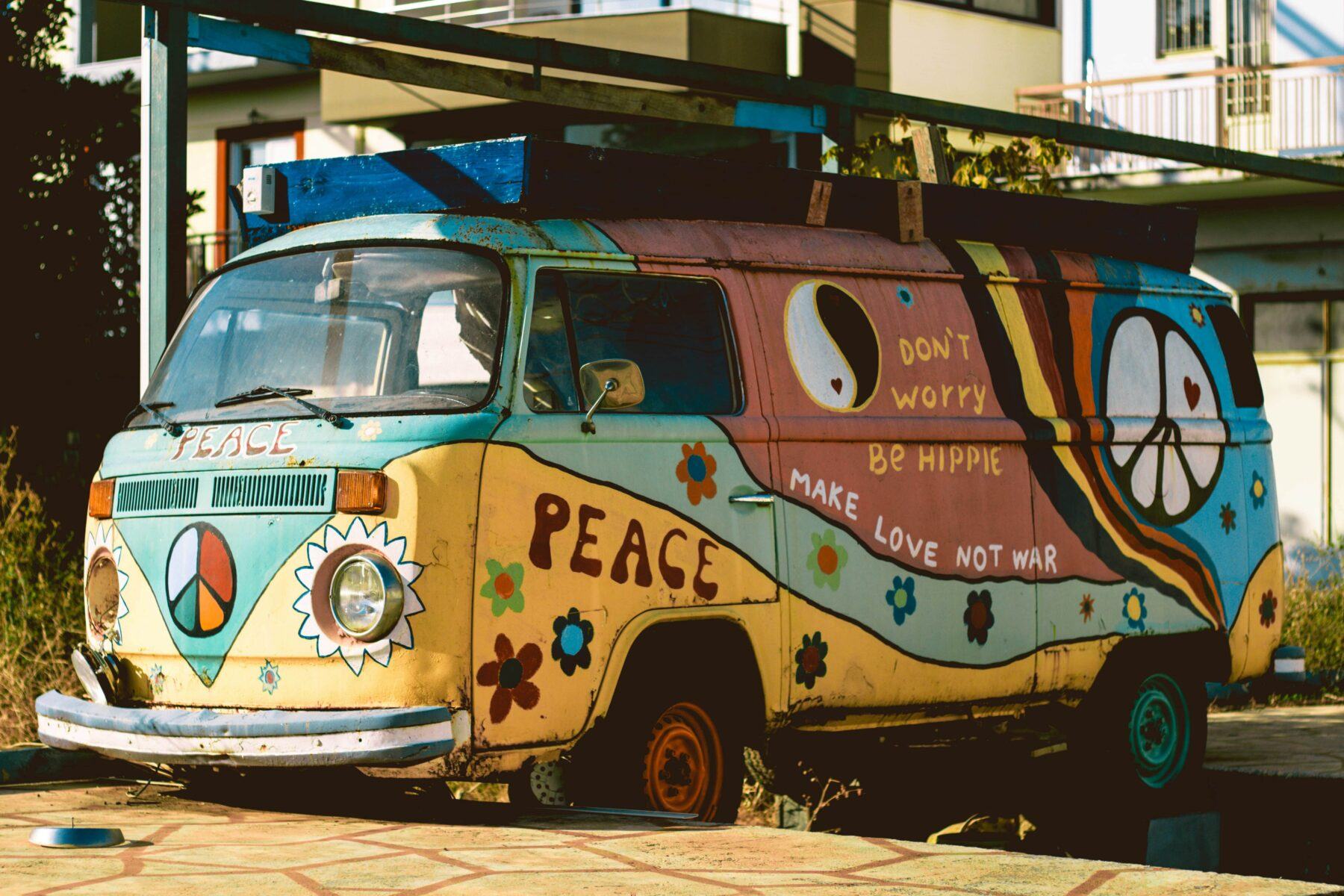 Flower power 60s style van