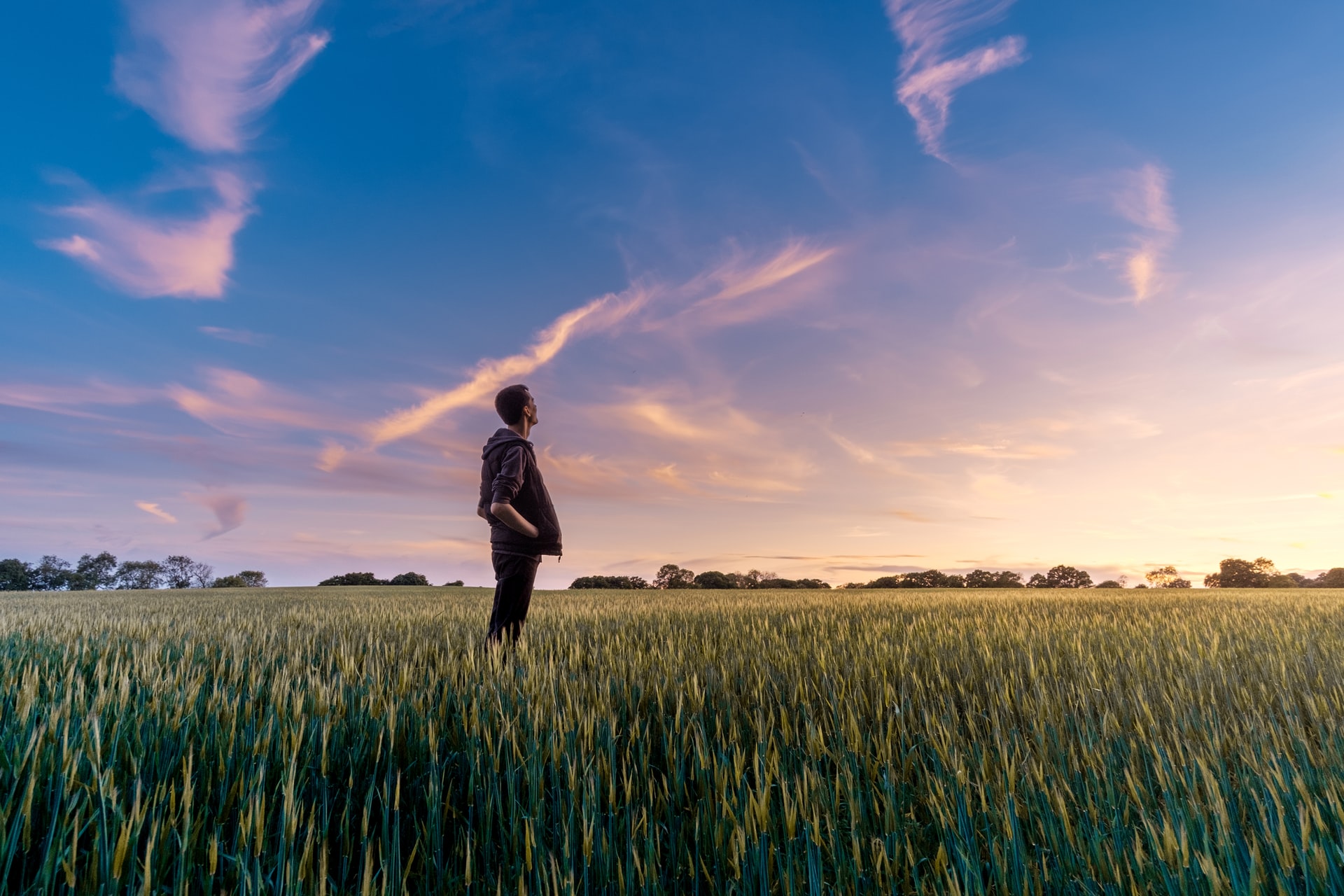 what-do-dreams-of-being-lost-mean-sleep-matters